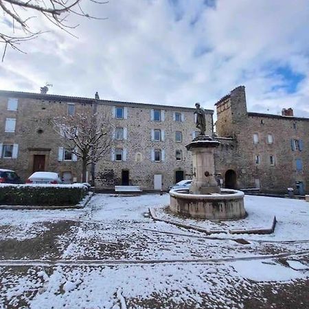 Logement Moderne Au Coeur Du Village Saint-Georges-de-Luzencon Екстер'єр фото