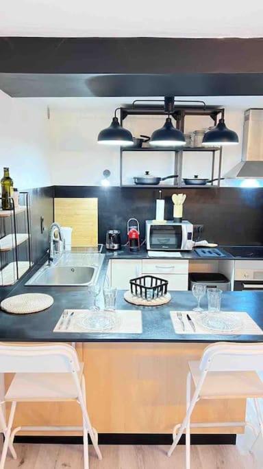 Logement Moderne Au Coeur Du Village Saint-Georges-de-Luzencon Екстер'єр фото