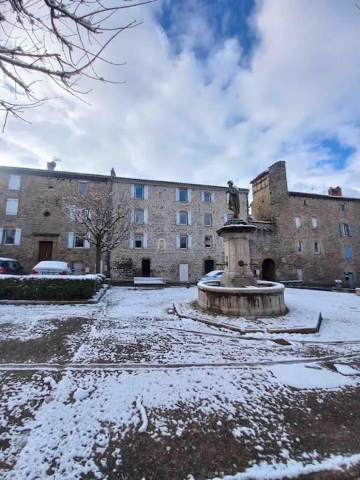 Logement Moderne Au Coeur Du Village Saint-Georges-de-Luzencon Екстер'єр фото